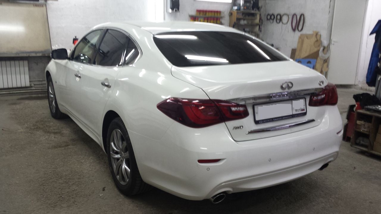 Infiniti Q70 (SunTek + 3M)